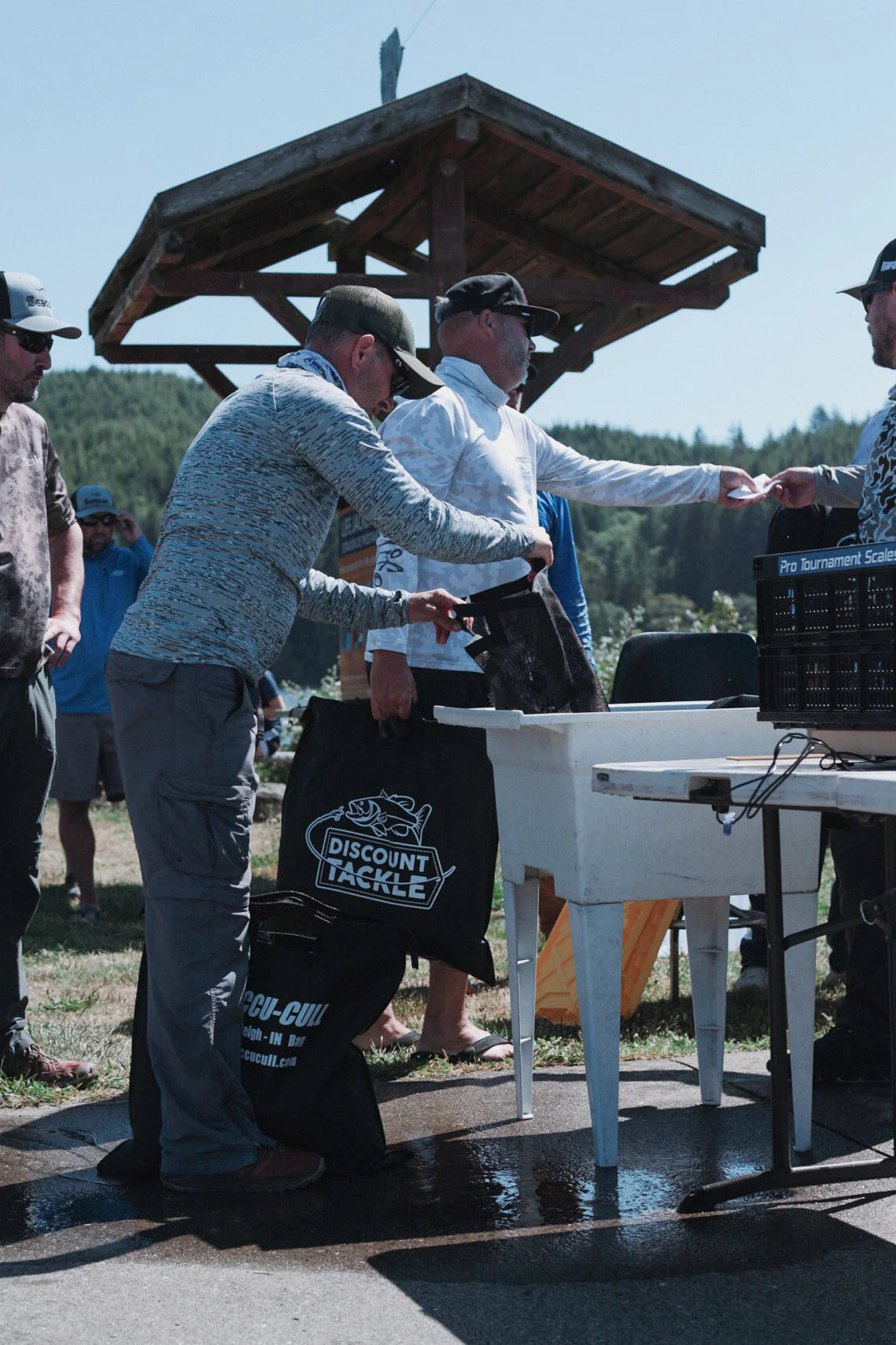 Discount Tackle x Accu Cull Tournament Weigh IN Bag w Mesh Liner
